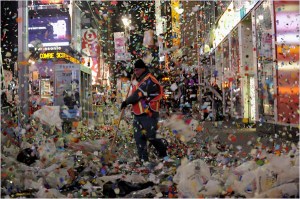 Headline: Clean up after New Year's Eve in Times Square